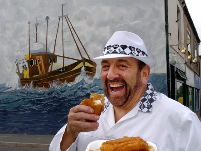 This is Phil Pepper who owned Central Fisheries in Kippax pictured in September 2004.