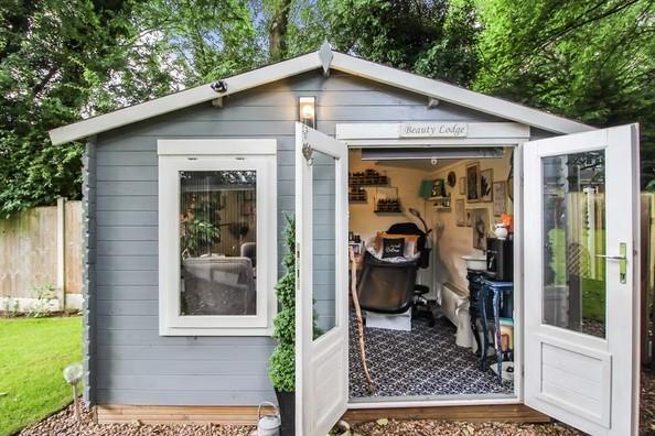 And look at what the garden has in it! Your very own mini house of tranquility!