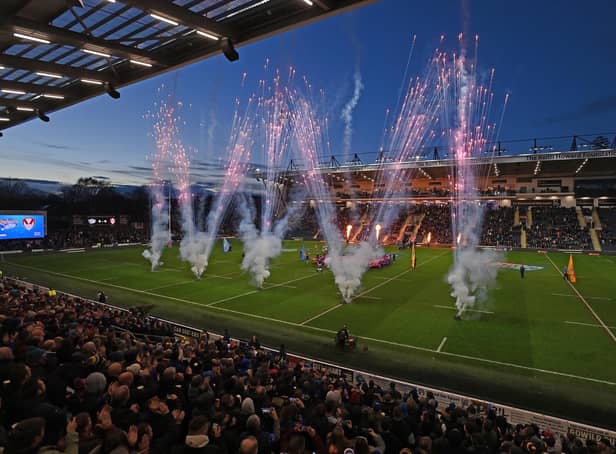 With both teams desperate for a win, fireworks are expected at Headingley on Friday.