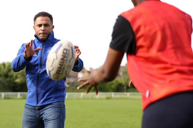 Jason Robinson joins in with a session at The Hunslet Club. (Picture:
Run Communications)