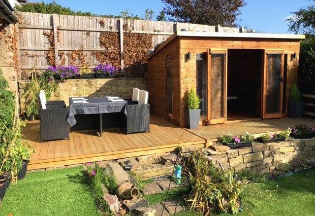 It also features a recently built summer house overlooking a water feature.