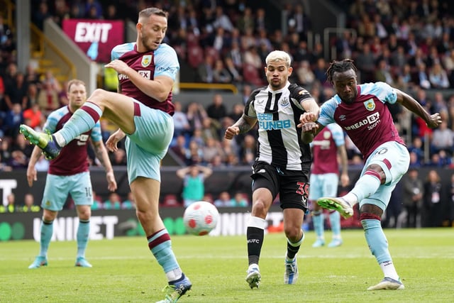 69' - The Clarets re-ignite the anxious home crowd by clawing one back, with Maxwel Cornet the provider. 1-2 to Newcastle United.
