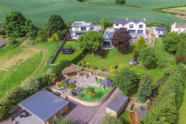 An overview of the property and its grounds, along with its stunning countryside location.