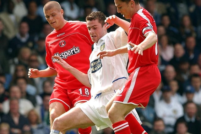 Frazer Richardson gets sandwiched between Charlton Athletic's Paul Konchesky and Matt Holland.