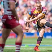Leeds Rhinos captain Kruise Leeming expects Huddersfield Giants half-back Tui Lolohea, pictured, to bounce back after last weekend's Challenge Cup final disappointment. Picture: Allan McKenzie/SWpix.com.