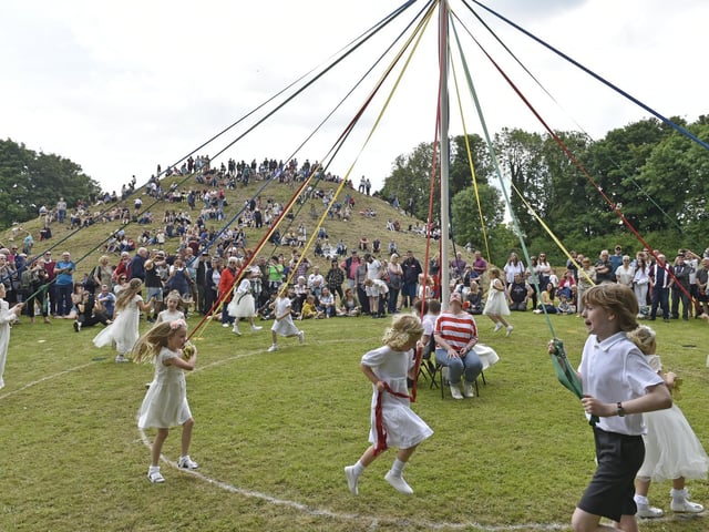 The bank holiday weekend enabled a large attendance.