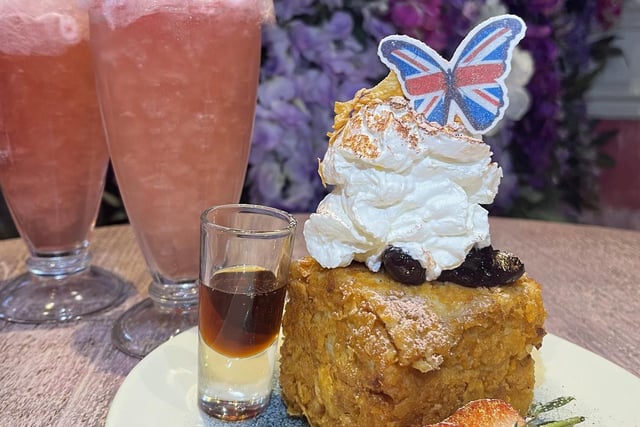 Fleur, a restaurant and bar in The Light, has introduced a celebratory jubilee cocktail and brunch dish for the Bank Holiday. The special jubilee french toast is garnished with whipped cream and a Union Jack butterfly.