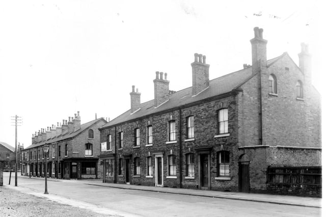 A view of Benson Street in May 1959. On the left is the junction with Cross Stamford Street. In the centre is Lovington Street.