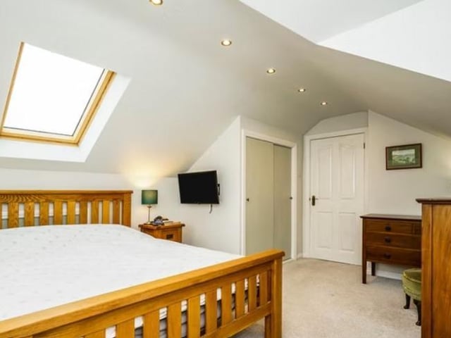 To the first floor are three good size bedrooms, with one having an en-suite.
