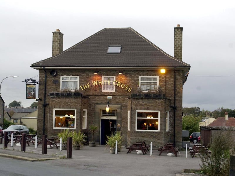 The White Cross at Fartown. Pictured in October 2003 before it closed.