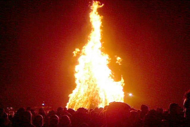 The huge bonfire at Roundhay Park in November 2006.