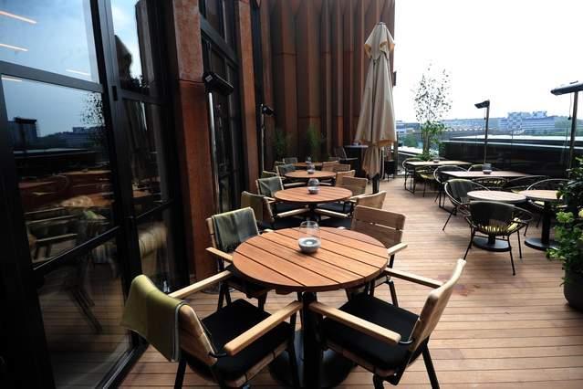 This airy, vibrant eatery offers contemporary American dishes alongside a rooftop bar with craft cocktails. East 59th also hosts regular bottomless brunches that can be booked on their website.