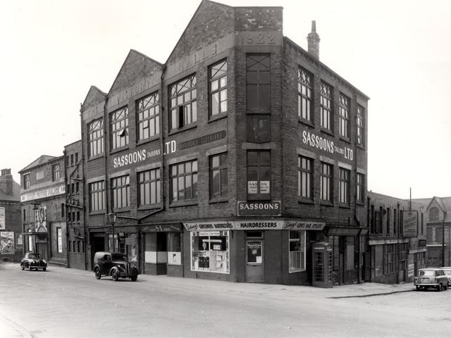 The junction with Crawford Street is on the left in this photo dating back to April 1958, then on Camp Road is the Victory Cinema. It opened in August 1920 and was at the time called the Victory Picture Palace. The cinema closed in 1959.