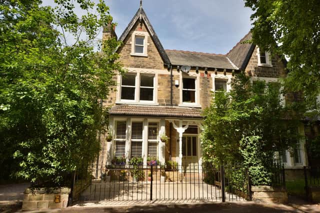 A stunning Edwardian townhouse is for sale, situated on a sought-after leafy tree lined avenue, next to protected woodland, and within a few minutes' walk of Roundhay Park.