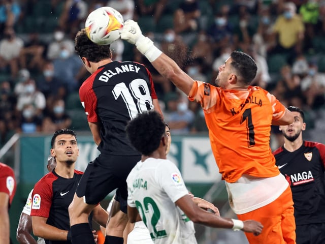Although the invitation is there for Casilla to join in with pre-season, the probability is that the Spaniard will leave either for a loan move or via a settlement. Finding a permanent taker for his salary would be tough