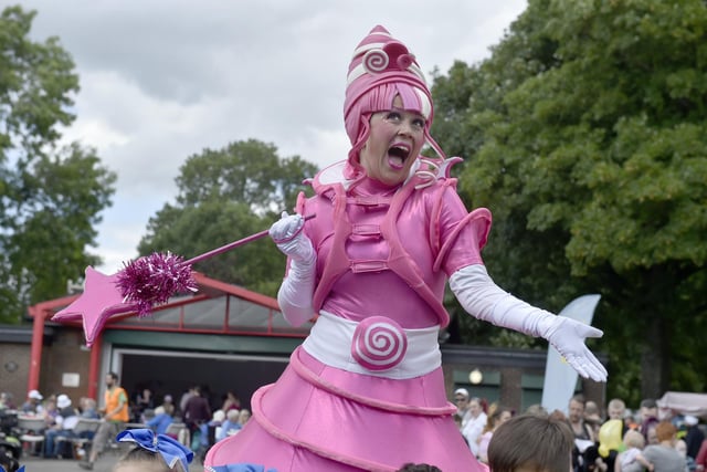 Beeston's own fairy Godmother paid a visit to entertain families across Cross Platts park.