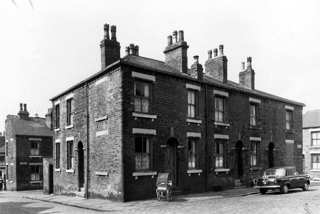 Fertile Terrace pictured in May 1960. It was located between Nippet Terrace, seen here on the left and Perth Street to the right.