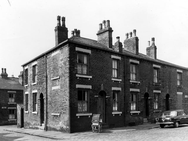 Fertile Terrace pictured in May 1960. It was located between Nippet Terrace, seen here on the left and Perth Street to the right.