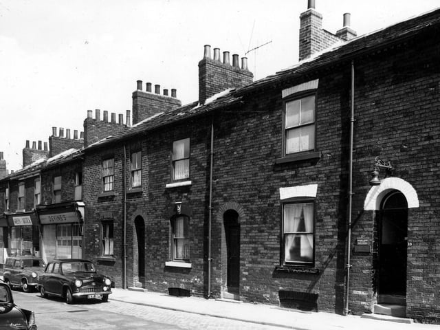 Beckett Street in May 1960. Pictured on the left is Green and Adcock, next Devine's footwear shop.