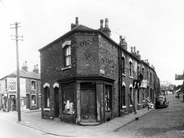 Accommodation Road is on the left, on the left edge is the corner of Melrose Street, next is Leith Street. The newsagents shop on the corner was 92 Accommodation Road.
