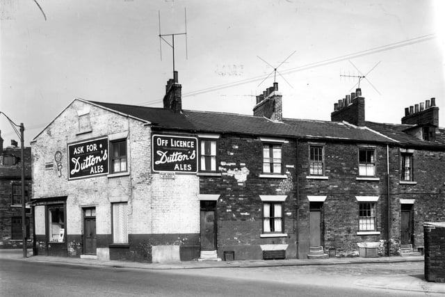 A grocers and off licence shop on the corner of Nippet Lane in May 1960. On the left edge East Beckett Street can just be seen.