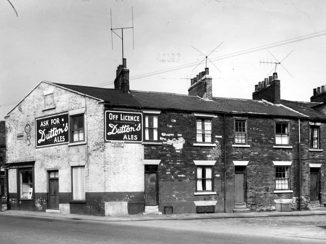 A grocers and off licence shop on the corner of Nippet Lane in May 1960. On the left edge East Beckett Street can just be seen.