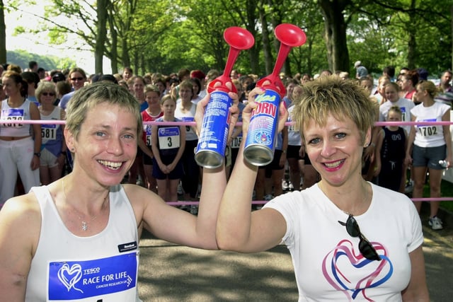 Jane Tomlinson and Tracey Barraclough get the Race For Life started at Temple Newsam Park.
