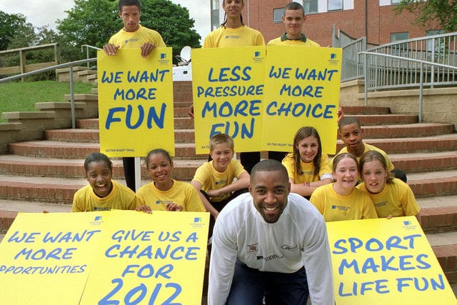 Olympic 200m silver medallist Darren Campbell visited Roundhay School to help Norwich Union launch it's 'Do the Right Thing' campaign, aimed at enabling more children to enjoy sport and exercise.