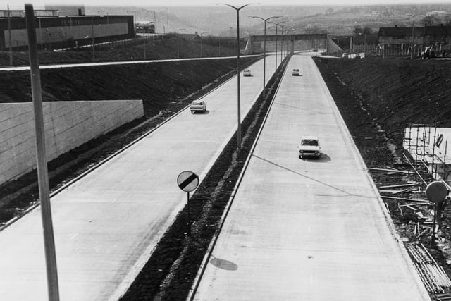 Stanningley Bypass in March 1971. Taken from the Henconnor Bridge.