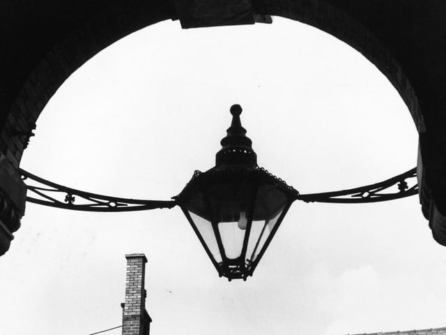 Share your memories of Leeds in 1971 with Andrew Hutchinson via email at: andrew.hutchinson@jpress.co.uk or tweet him - @AndyHutchYPN