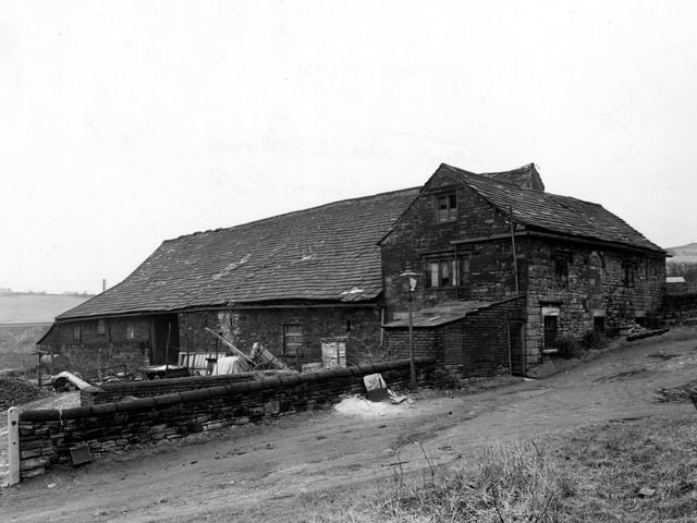 Stank Hall Barn on Dewsbury Road in December 1949.