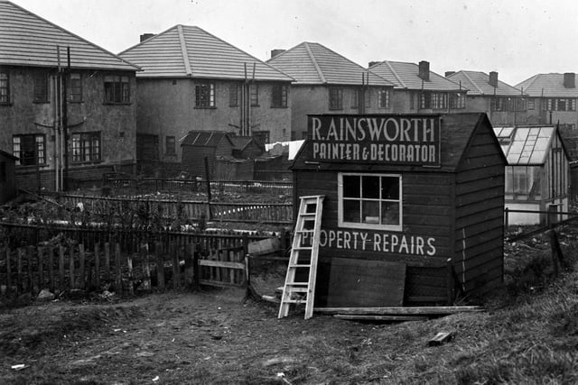 "Ainsworth's Hut" in the rear garden of Southleigh Road in April 1944.