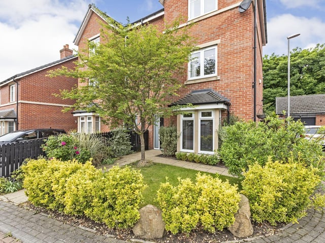 This four bed semi-detached house in a quiet cul-de-sac in Manston is on the market for an asking price of £385,000.
