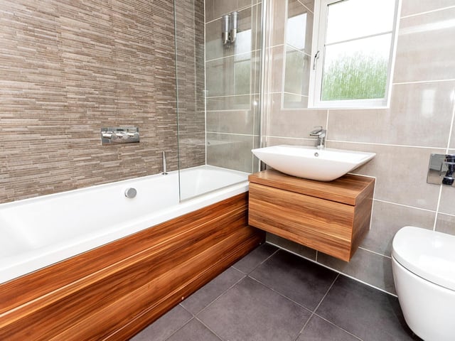 The generously sized house bathroom is also on the second floor.