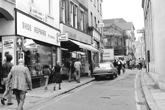 Share your memories of Wakefield in 1980 with Andrew Hutchinson via email at: andrew.hutchinson@jpress.co.uk or tweet him - @AndyHutchYPN