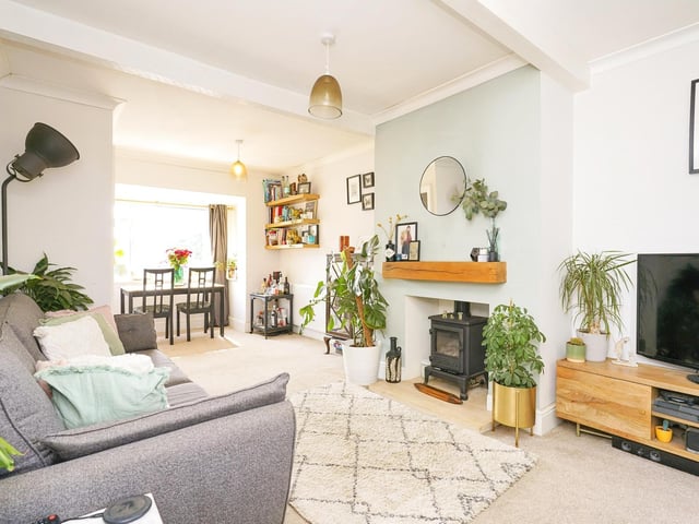 The tastefully decorated lounge has windows to the front flooding the room with natural light, complimenting the decor. There is also a gas feature fireplace, space for a four seater dining table and central heating radiators.