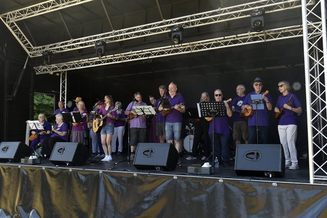 The Roundhay Ukelele Group on stage.