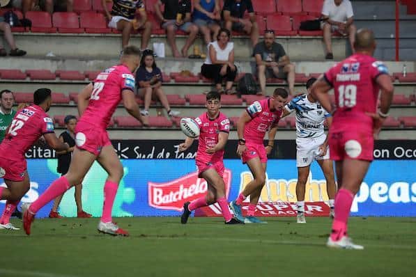 Jack Sinfield gets a pass away for Rhinos at Toulouse. Picture by Manuel Blondeau/SWpix.com.