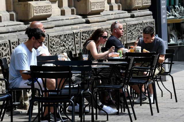 Some enjoyed a taste of al-fresco dining as the sun beat down in the early afternoon.