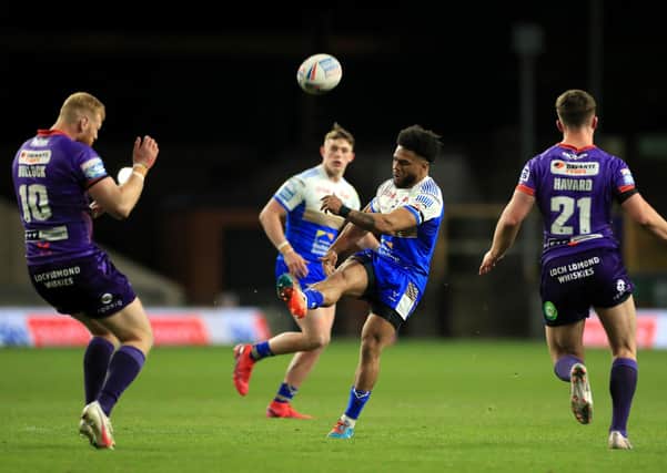 Decent start: Leeds Rhinos' coach Richard Agar was pleased with the efforts of Kyle Eastmond (centre) on his debut. Picture: Mike Egerton/PA Wire.