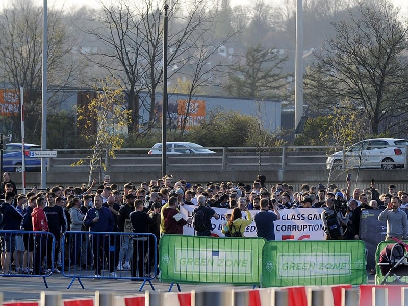 The Leeds United Supporters Trust is advising fans to adhere to social distancing guidelines
