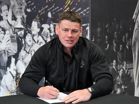 Lee Radford signs on at Castleford. Picture by Melanie Allatt Photography/Castleford Tigers.