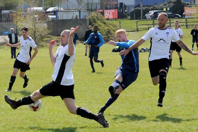Anthony Booth shoots for Division 1 champions Wykebeck Arms in the 2-2 draw at New Inn New Inn. Picture: Steve Riding.