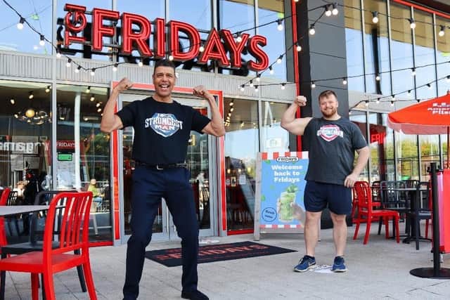 Chris Kamara at Leeds White Rose Restaurant as TGI Fridays sponsors UK’s Strongest Man 2021