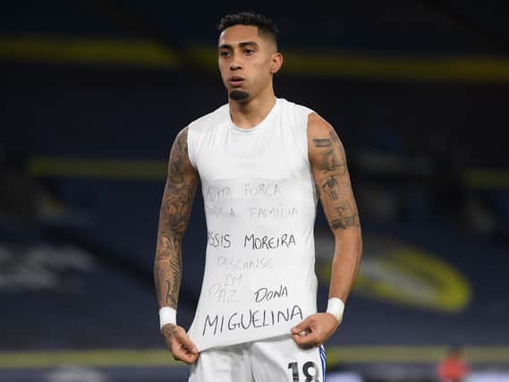 Leeds United winger Raphinha displays a message to Brazil legend Ronaldinho after his goal against Southampton earlier this season. Pic: Getty
