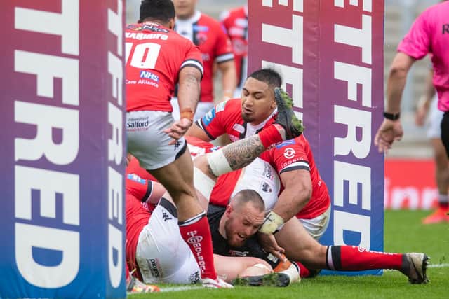 Dan Smith scores Tigers' first try. Picture by Tony Johnson.