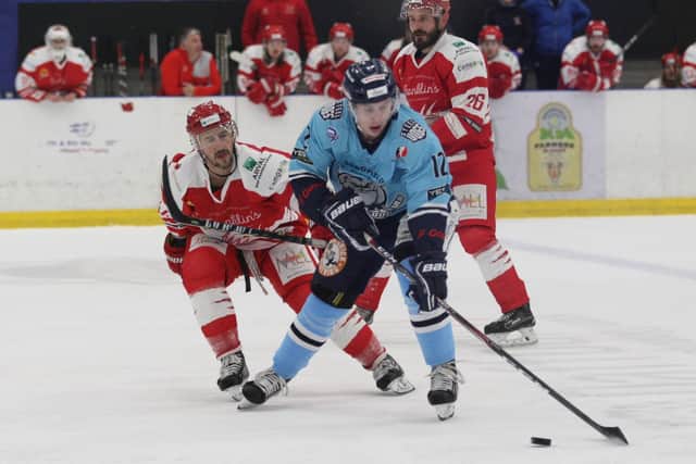 Kieran Brown, in action for
Sheffield Steeldogs against Swindon Wildcats during the 2019-20 NIHL National season.
Picture courtesy of Cerys Molloy