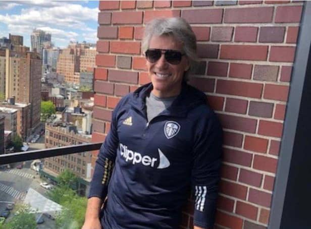 Jon Bon Jovi in his Leeds United gear. (cccc @andrearadri)