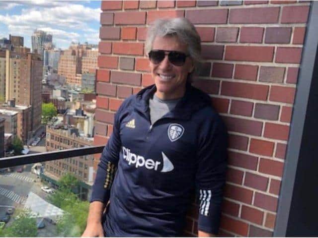 Jon Bon Jovi in his Leeds United gear. (cccc @andrearadri)