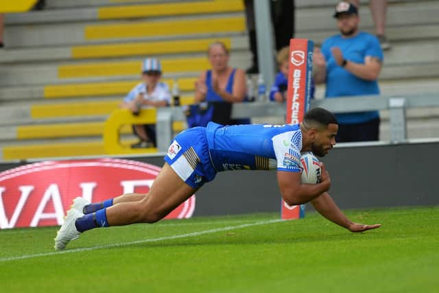 Kruise Leeming goes over for a try. Picture by Jonathan Gawthorpe.
